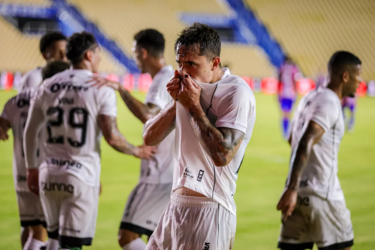 Zanocelo marcou o gol do Ceará, de pênalti