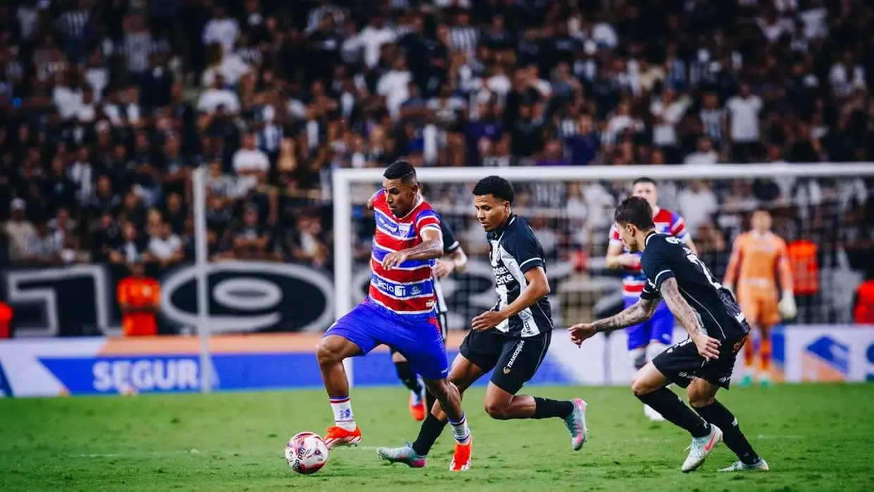 Imagem da notícia Quem tem o melhor time? Veja escalação base de parte dos favoritos ao acesso na Série B