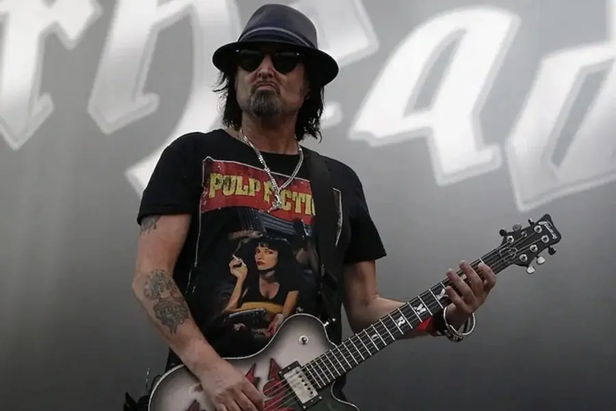 Foto do músico Phil Campbell, ex-guitarrista do grupo de rock Motorhead.