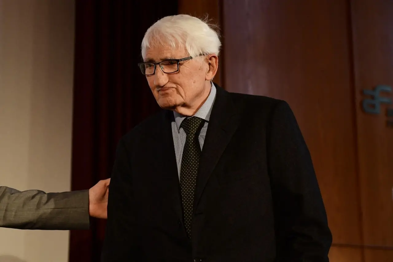 Foto do filósofo alemão Juergen Habermas, que faleceu aos 96 anos em 14 de março.