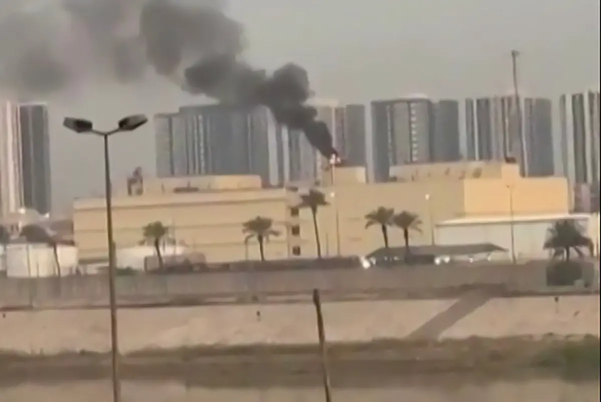 Foto de embaixada dos EUA no Iraque que foi atacada neste sábado (14).