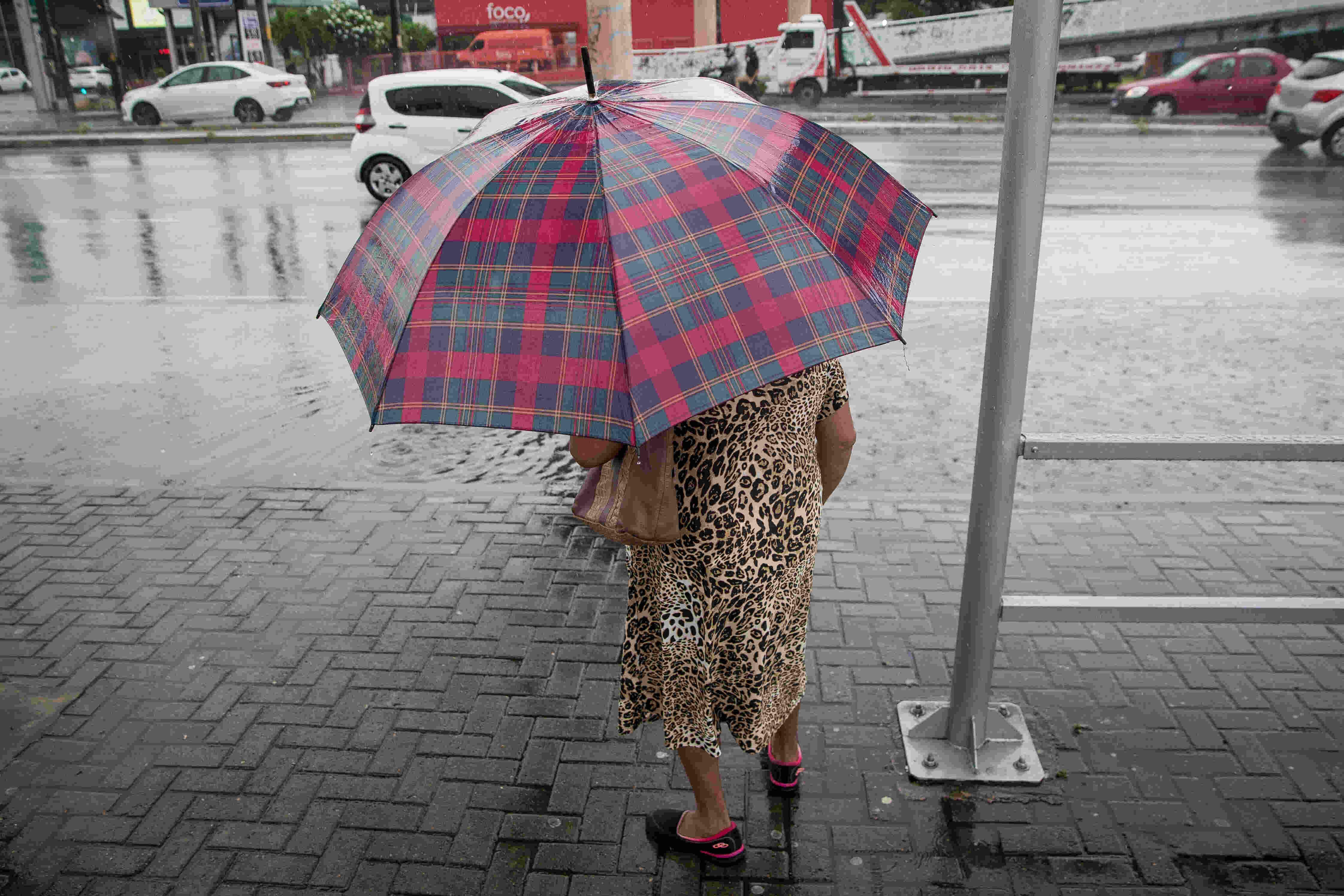 Na capital cearense, chuvas ocasionaram transtornos no trânsito e alagamentos.
