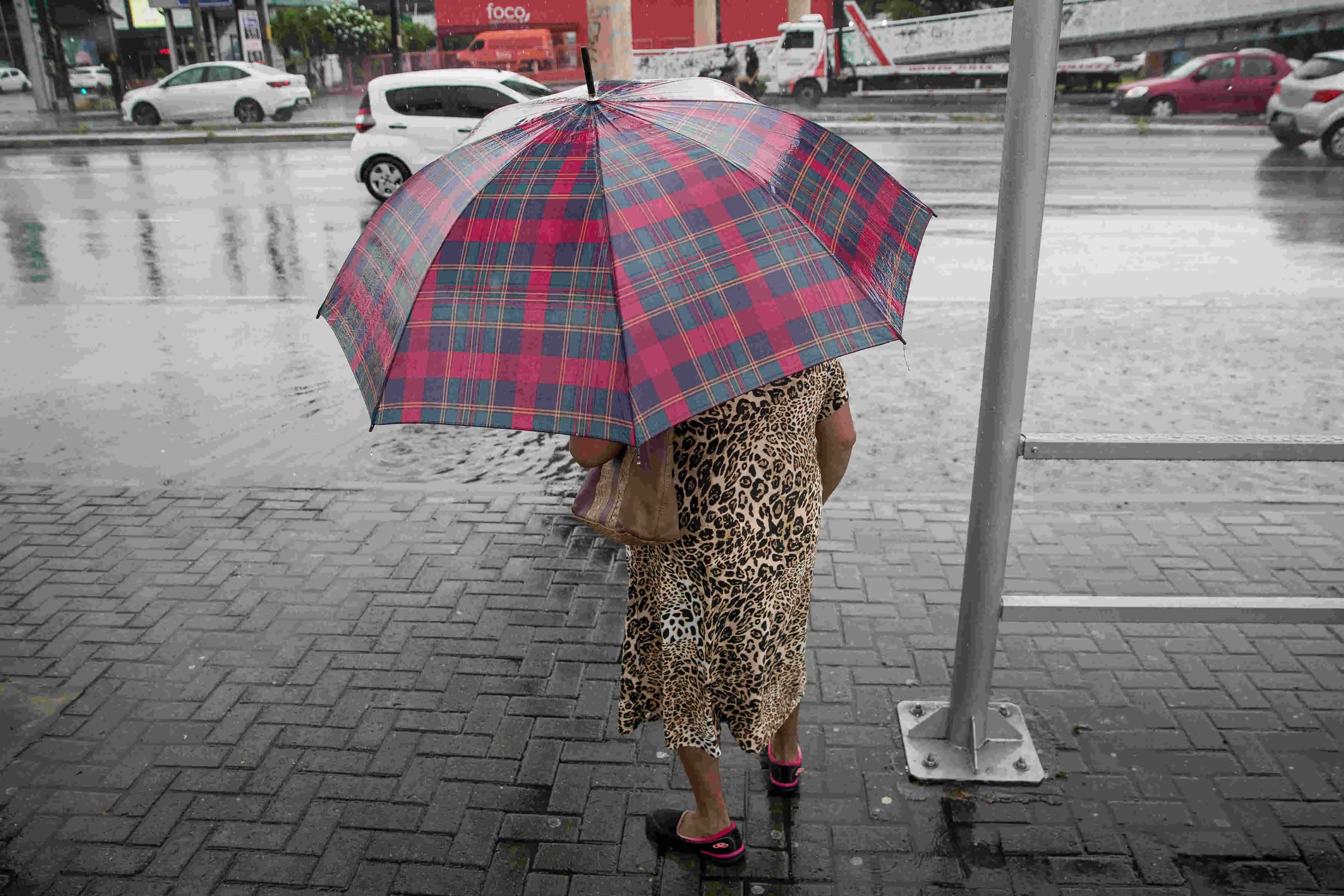 Na capital cearense, chuvas ocasionaram transtornos no trânsito e alagamentos.