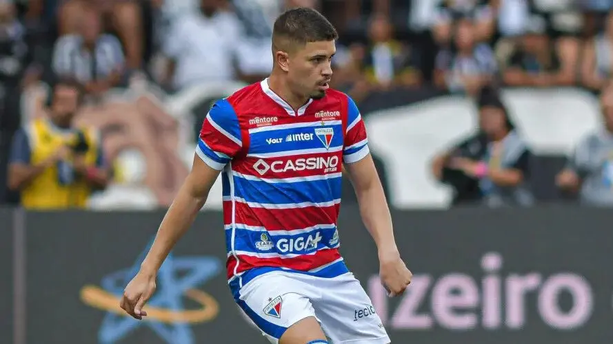 Lucas Gazal em ação pelo Fortaleza