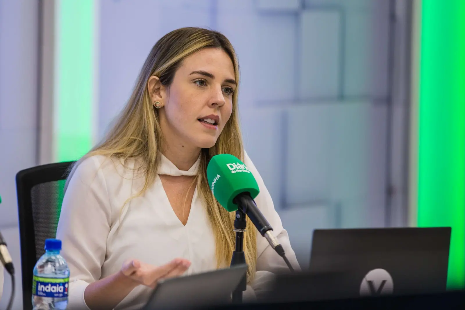 Foto de Jade Romero, vice-governadora do Ceará.