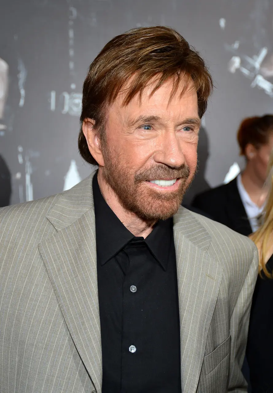 Imagem da notícia Morre o ator Chuck Norris, ícone do cinema de ação, aos 86 anos