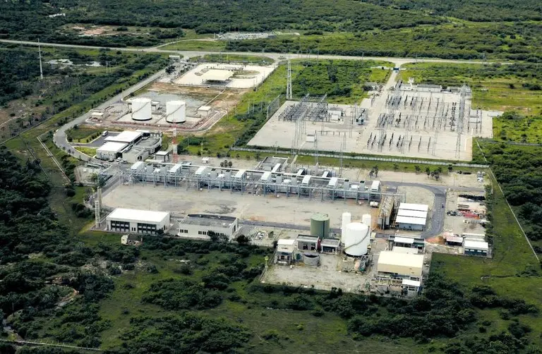 Foto aérea da usina termelétrica Termoceará, ativo da Petrobras, instalada no Complexo Industrial e Portuário do Pecém.