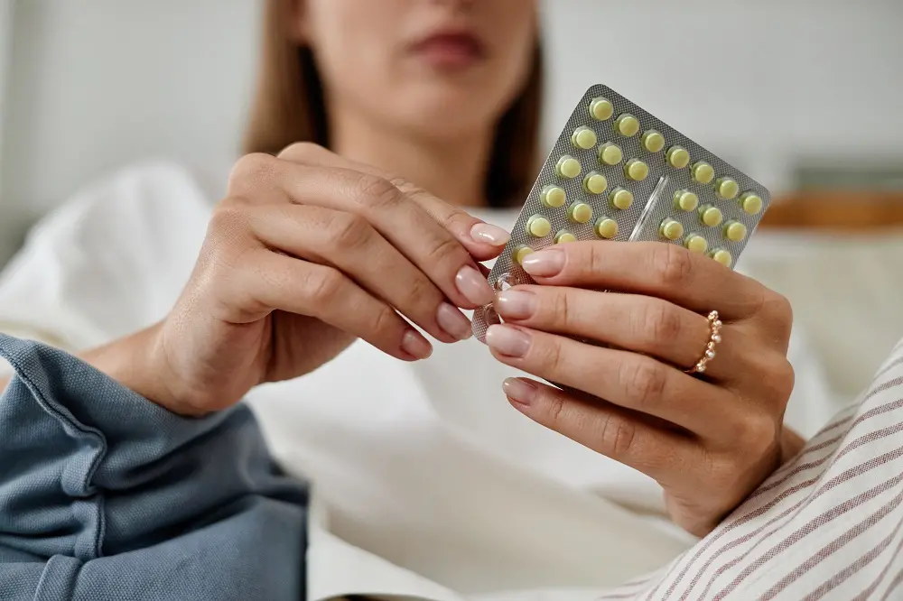 Pacientes podem optar entre terapia hormonal ou não hormonal. Imagem de apoio ilustrativo.