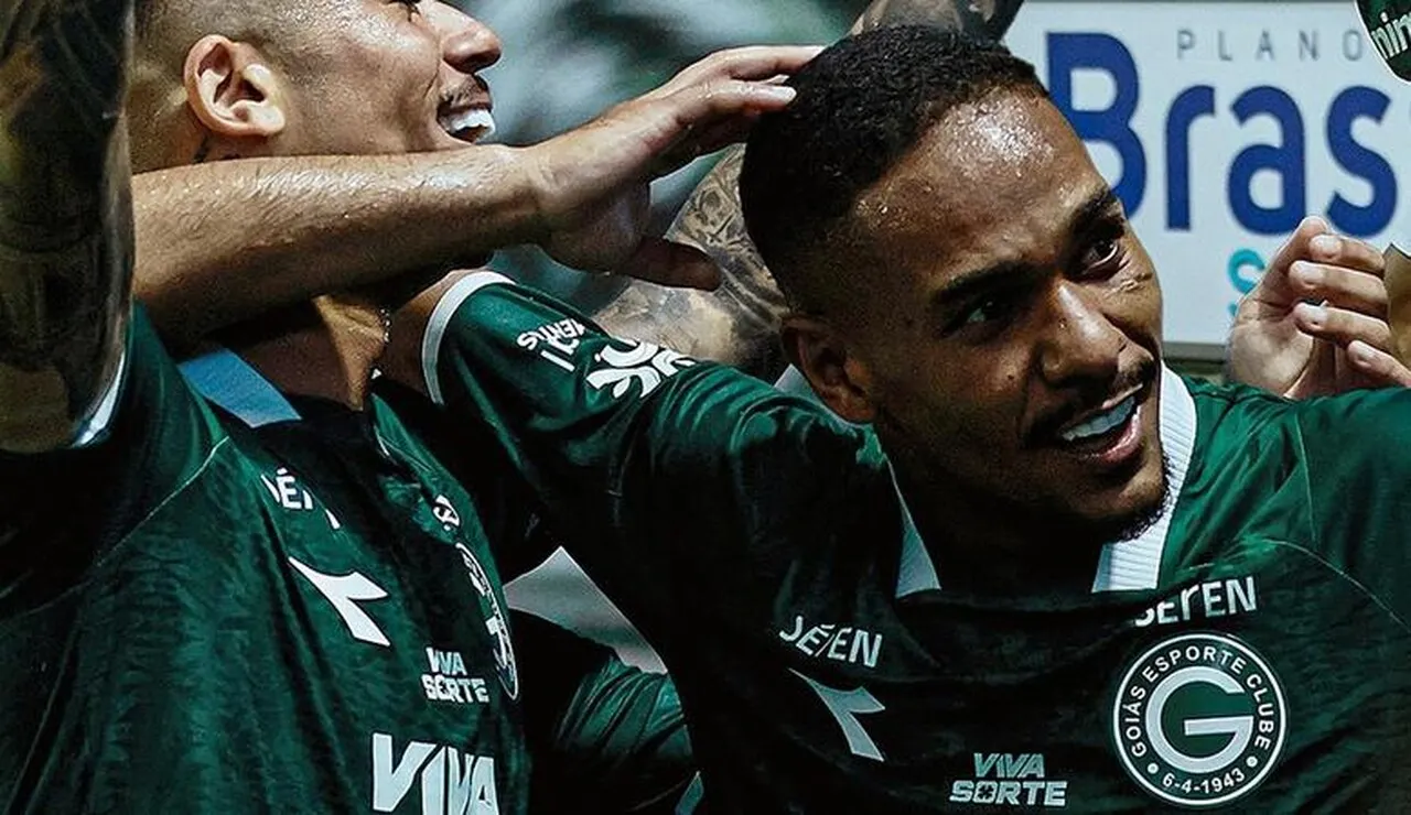 O Goiás é um dos favoritos ao acesso pela campanha consistente em 2026