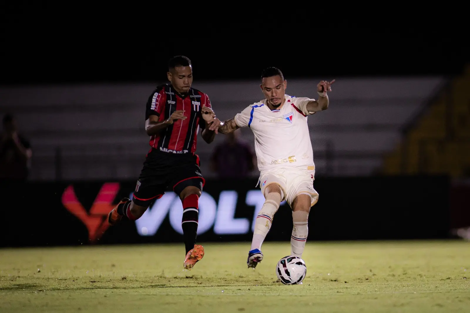 Imagem da notícia: Fortaleza é goleado pelo Botafogo-SP fora de casa na estreia da Série B