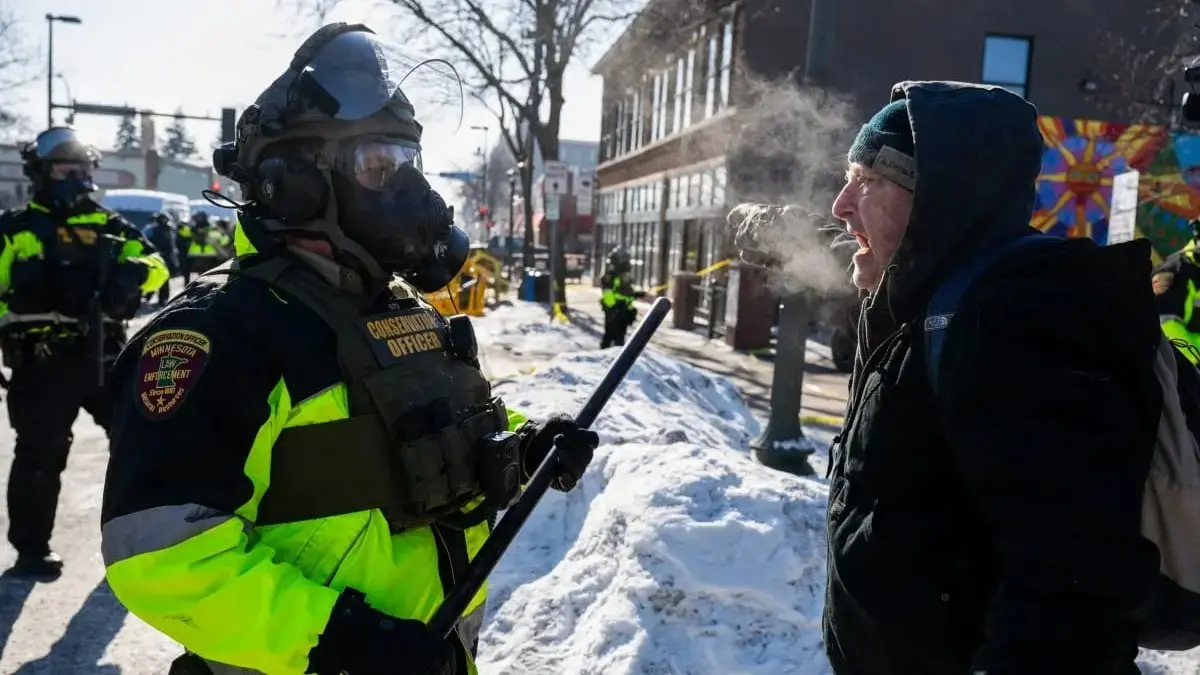 Desde o início do ano, agentes de imigração dos EUA têm sido denunciados por abordagens violentas.