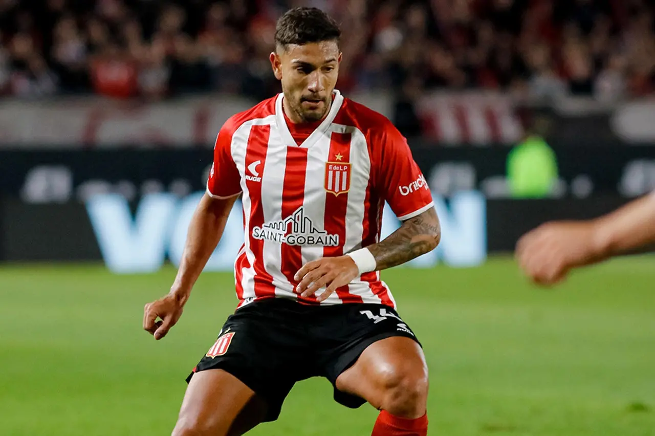 Eros Mancuso em ação pelo Estudiantes