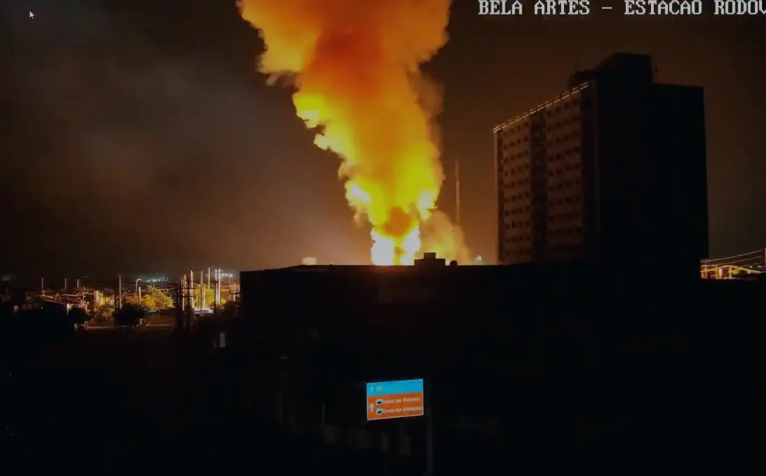 Imagem da notícia VÍDEO | Explosão em transformador provoca incêndio em subestação de energia em Sobral