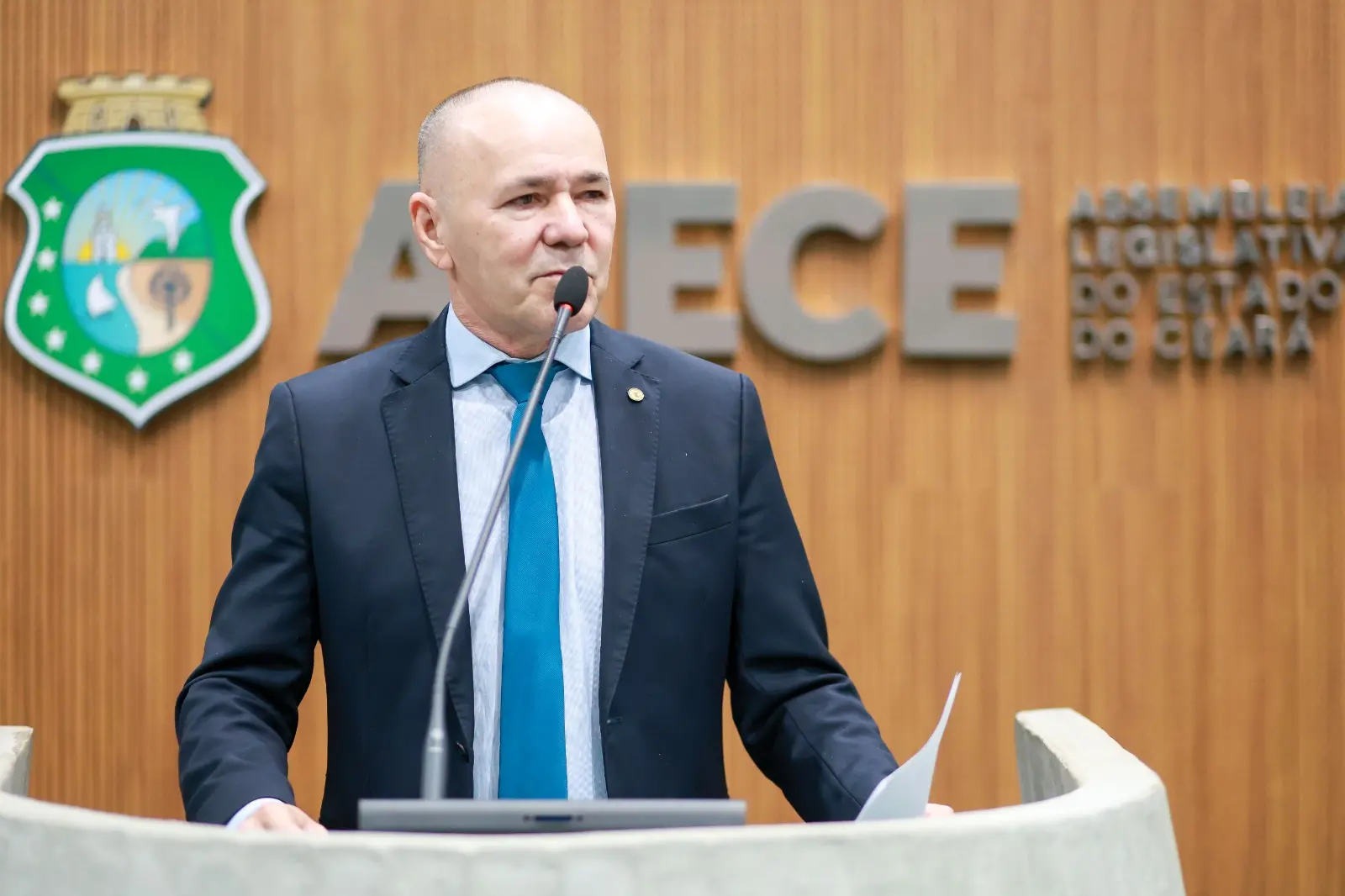 Foto do deputado estadual Alcides Fernandes.
