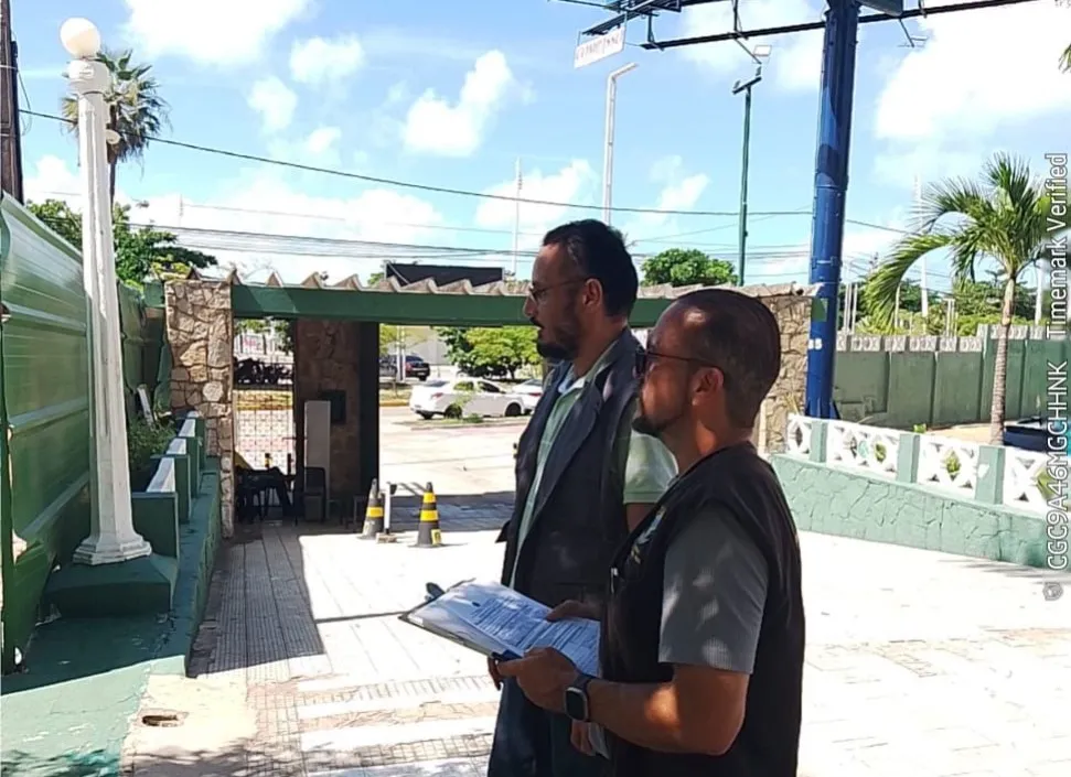 Técnicos da SPU foram ao local e embargaram a obra.