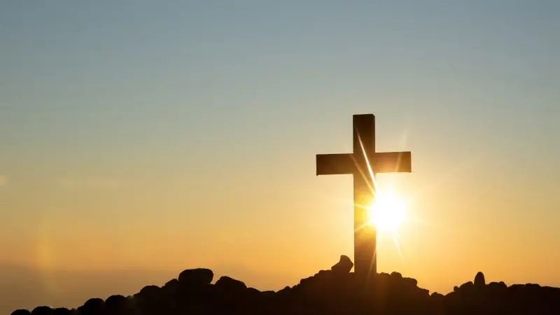 Tradição da Sexta-feira Santa inclui abstinência de carne como gesto de fé.