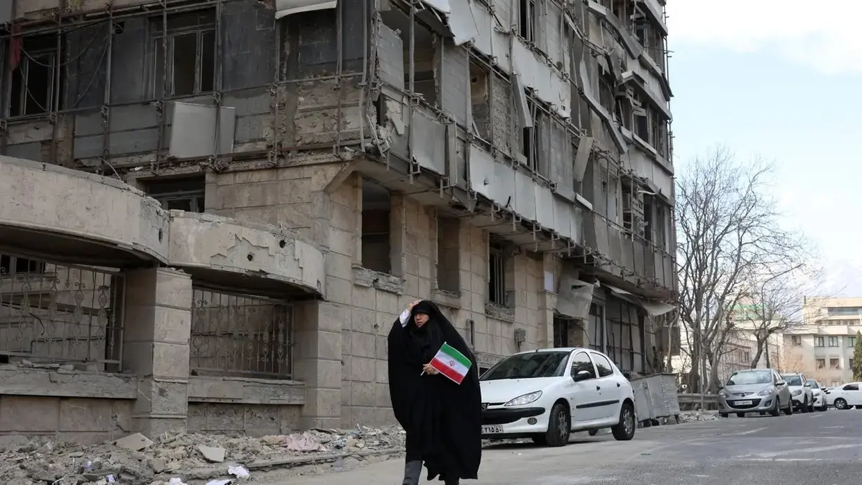 Foto de prédio destruído pelo conflito no Oriente Médio.