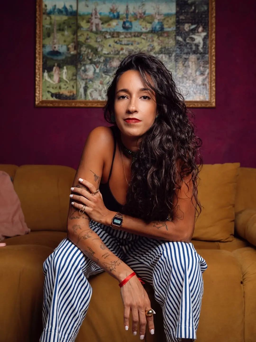 Imagem da escritora cearense Cami di Malta, que publicou o livro Cor de Defunto.