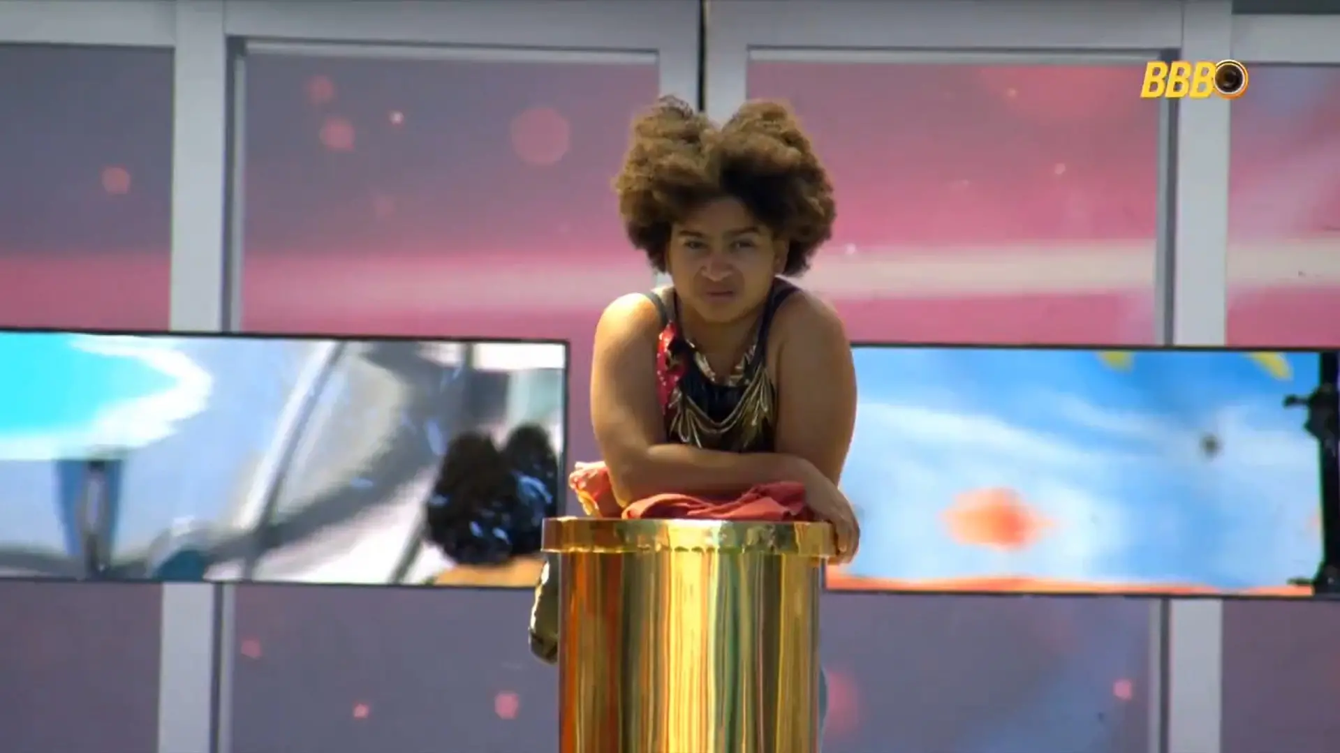 milena, do bbb 26, durante castigo do monstro.