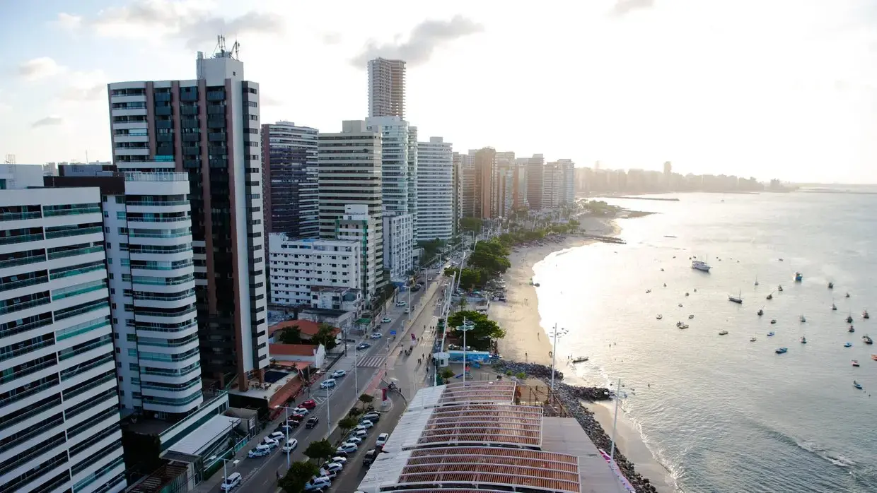 Avenida Beira-Mar será cenário da largada da Maratona Internacional de Fortaleza.