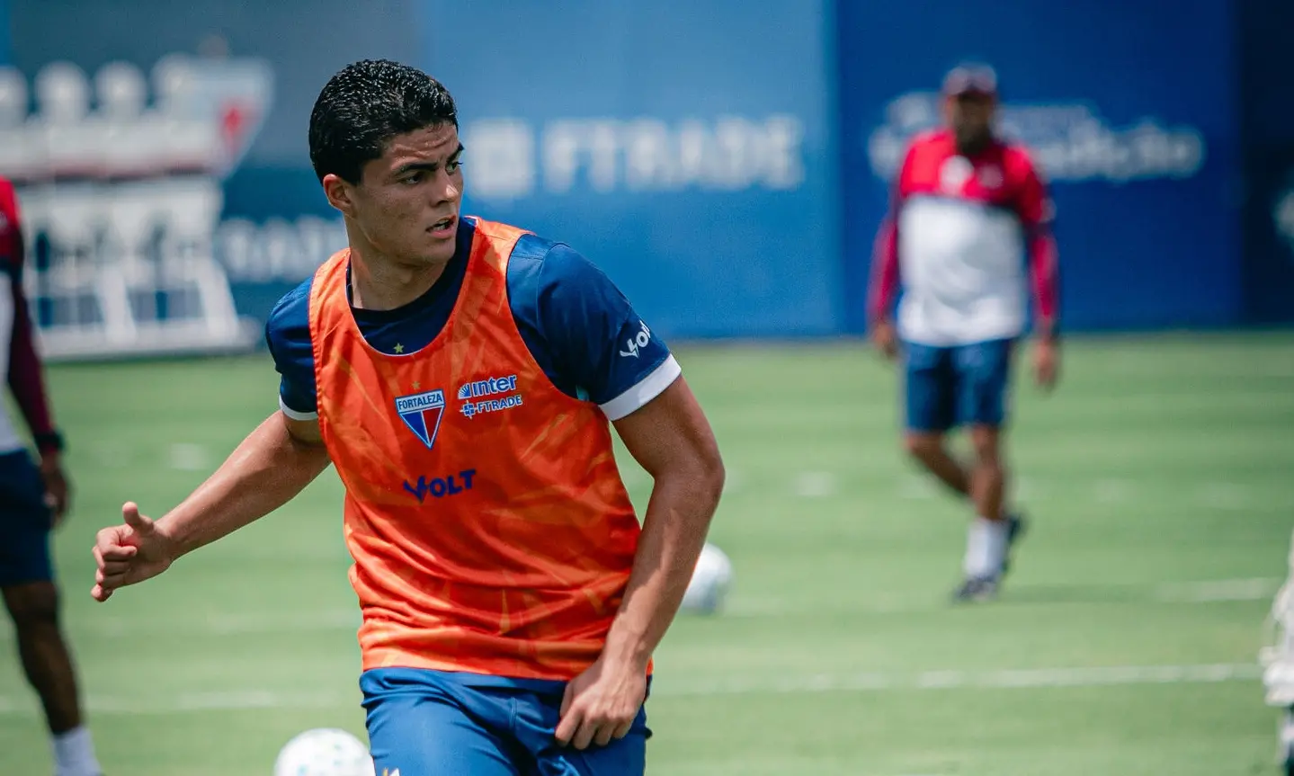 Kauã Rocha em treino do Fortaleza