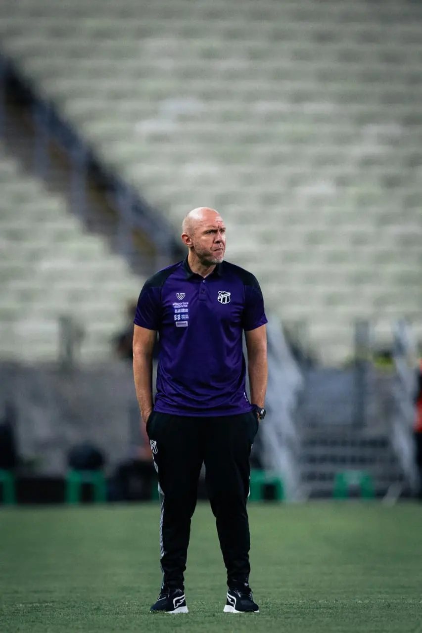 Foto de Mozart, técnico do Ceará