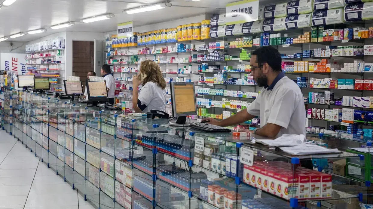 Foto que contém atendimento de farmacêuticos no Ceará.