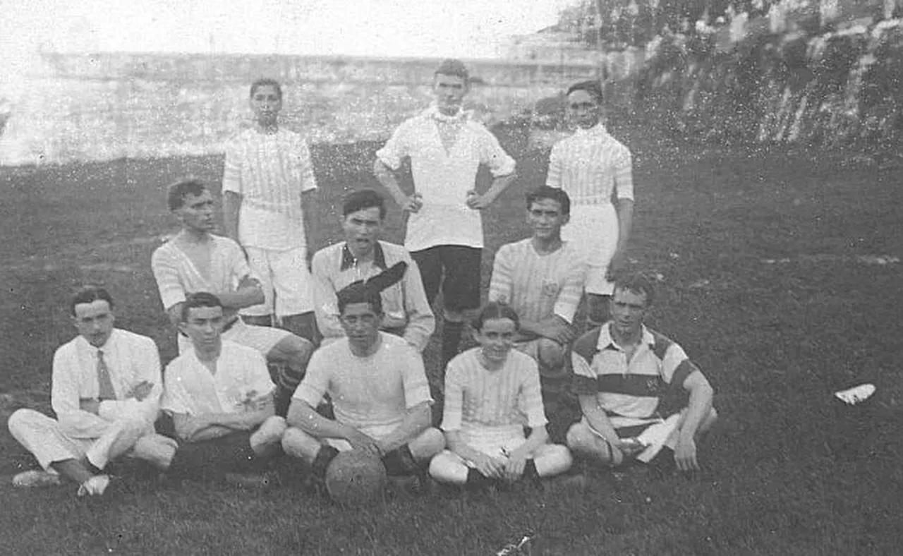 Primeiro jogo em Fortaleza ocorreu em 24 de dezembro de 1904, na praça do Passeio Público