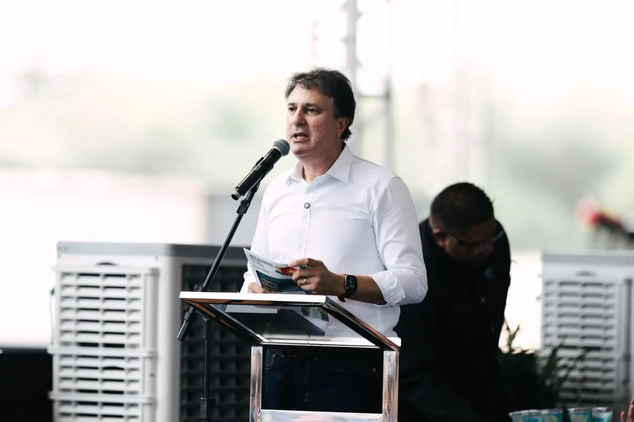 Foto de Camilo Santana, durante inauguração de parte da estrutura do ITA em Fortaleza.