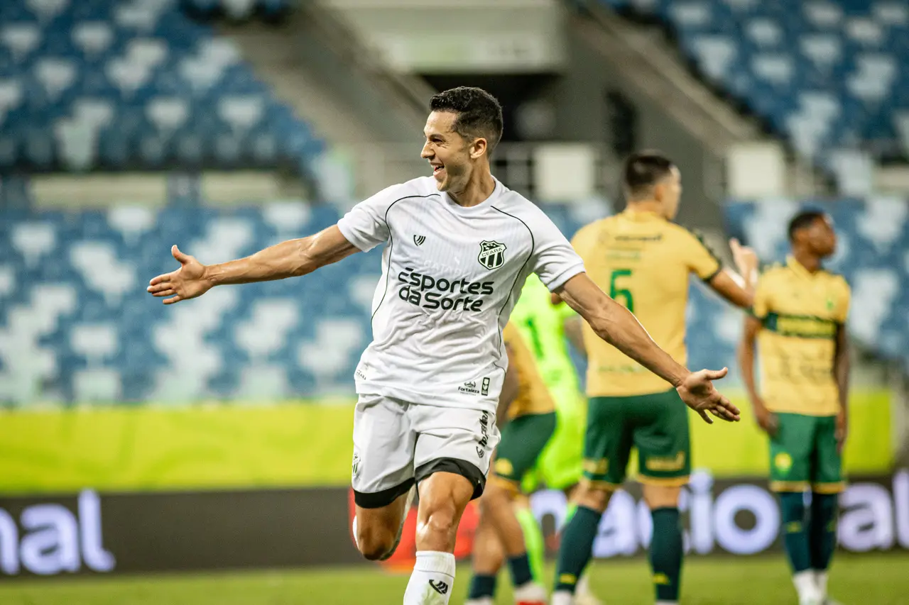 Foto de Juan Alano, meia do Ceará