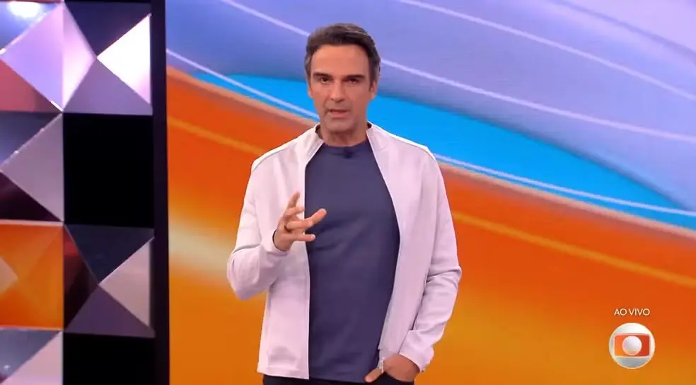Foto do apresentador do Big Brother Brasil 26, Tadeu Schmidt.