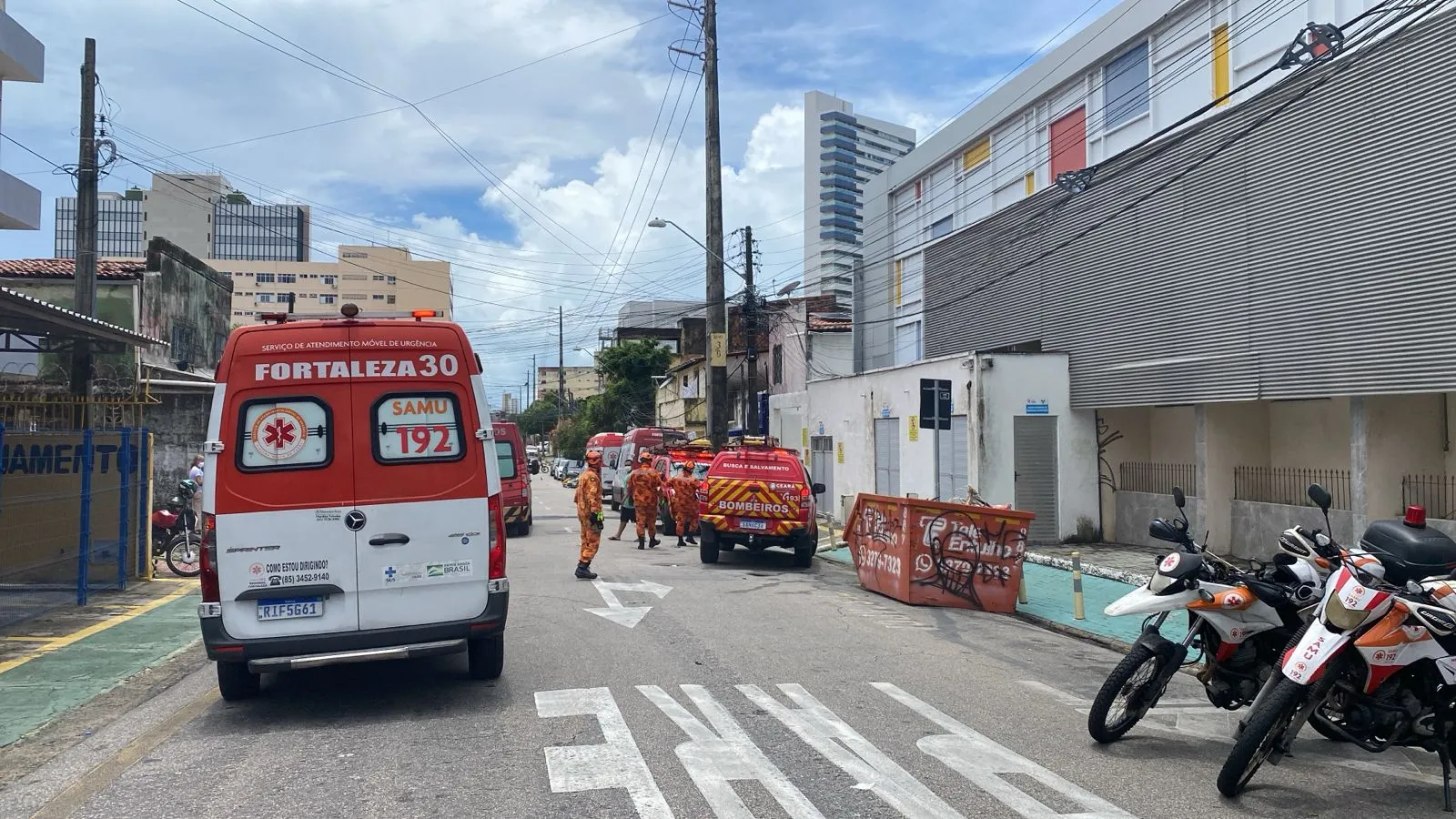 A unidade fica no cruzamento da Rocha Lima com Rodrigues Júnior, no Centro de Fortaleza