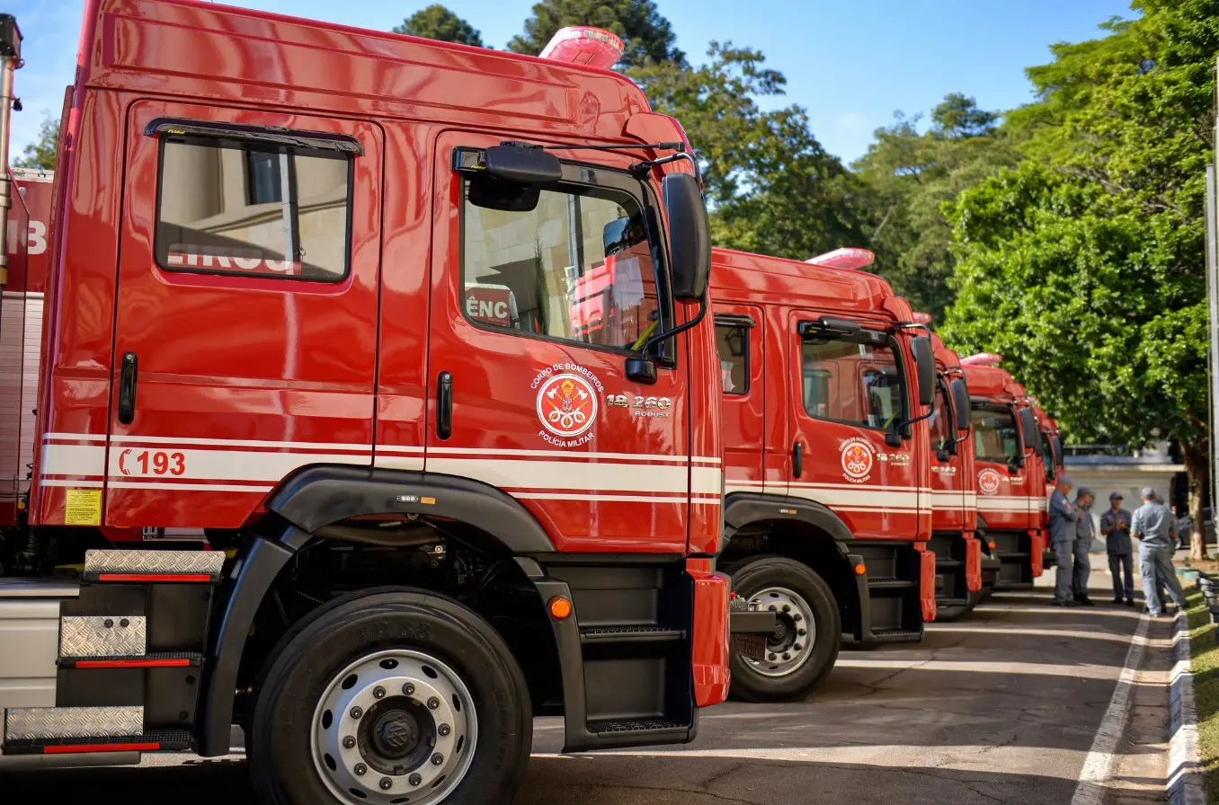 foto de viaturas do Corpo de Bombeiros de São Paulo.