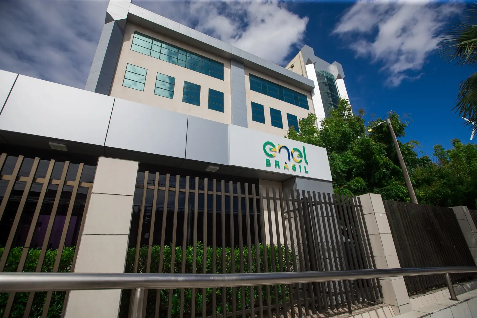 Imagem da notícia Qual o futuro da Enel no Ceará após ficar de fora de renovação antecipada de concessão no Brasil?