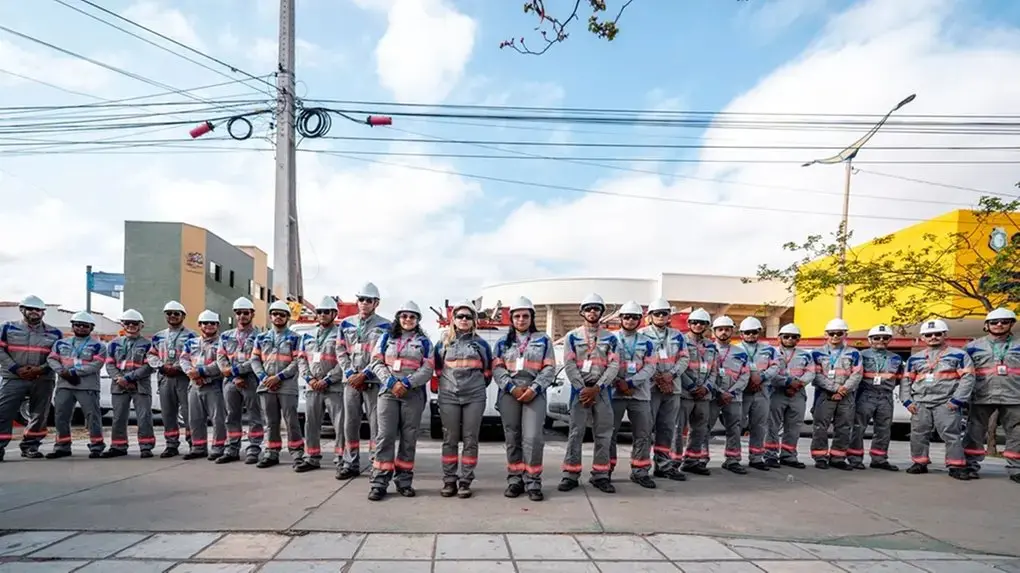 Foto de profissionais da Enel.