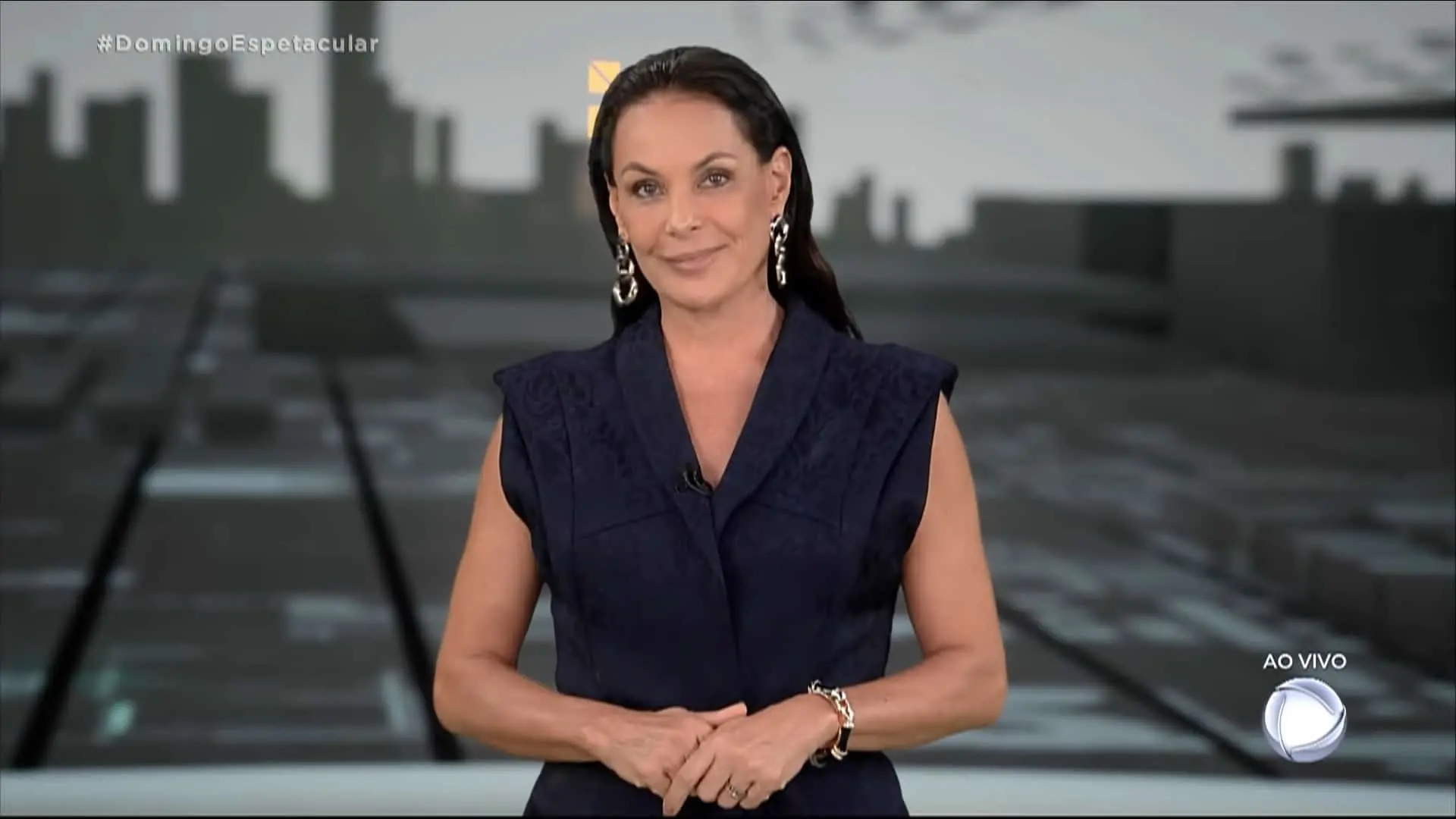 foto de Carolina Ferraz no Domingo Espetacular.