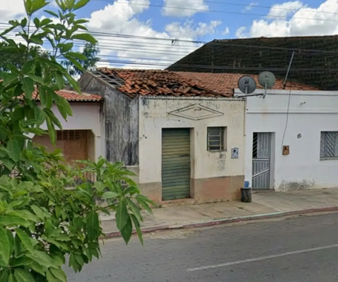 Fachada do imóvel dos Correios em Arneiroz.