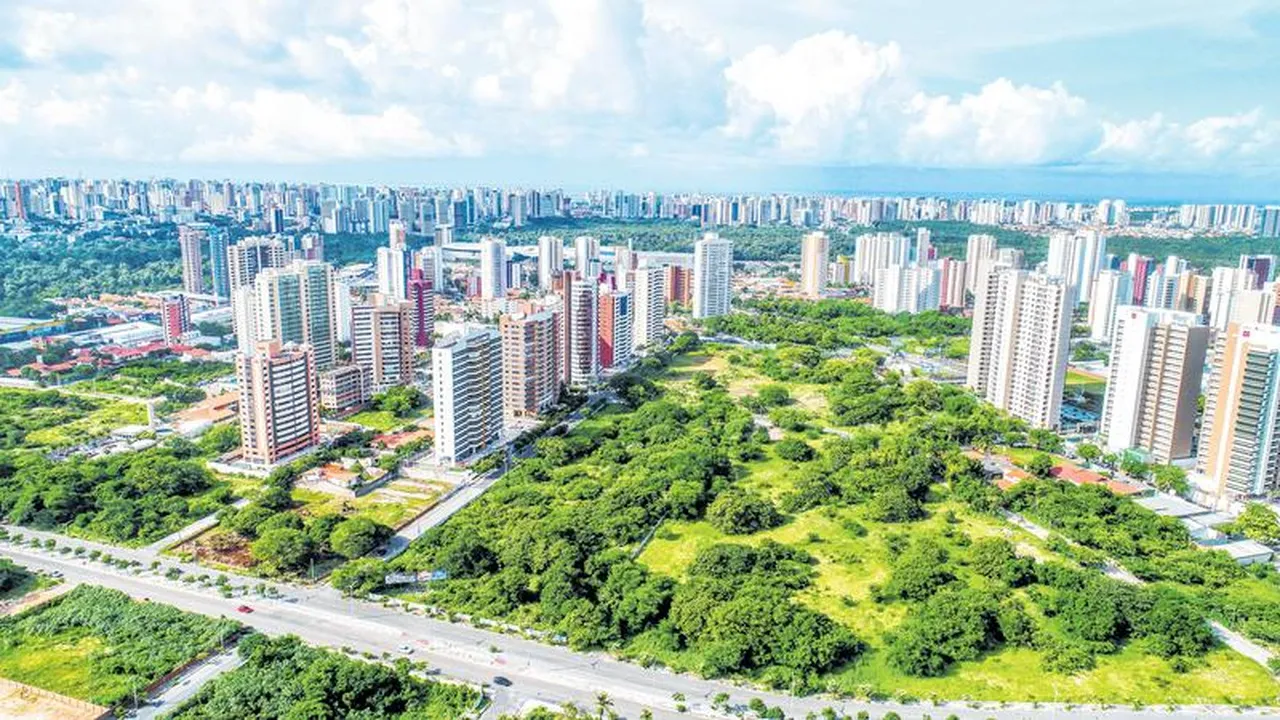 Construção Civil é a terceira que mais emprega em Fortaleza em 2026, perdendo para serviços e indústria, conforme levantamento do Caged.