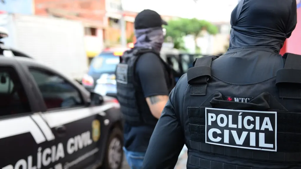 foto policia civil homens costas viatura, carro, farda.