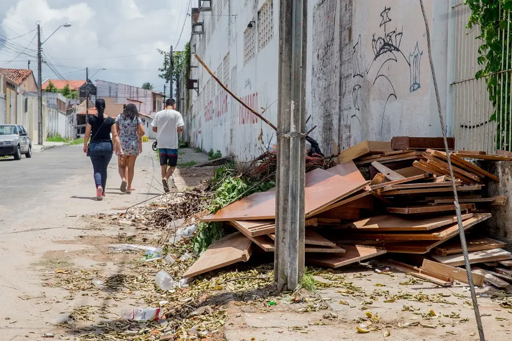 Móveis podem ser recolhidos em casa ou levados para Ecopontos.