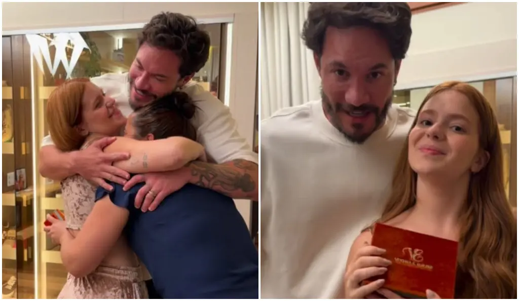 Imagem dividida em duas fotos: à esquerda, três pessoas adultas se abraçam em ambiente interno; à direita, uma pessoa adulta e uma criança posam juntas, com a criança segurando um pequeno livro ou cartão vermelho.