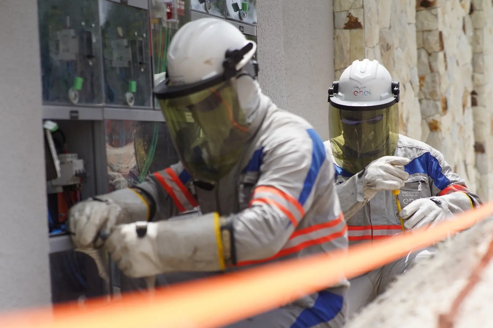 Foto de fiscalização da Enel.