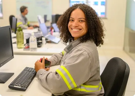 Funcionária da Eneva.