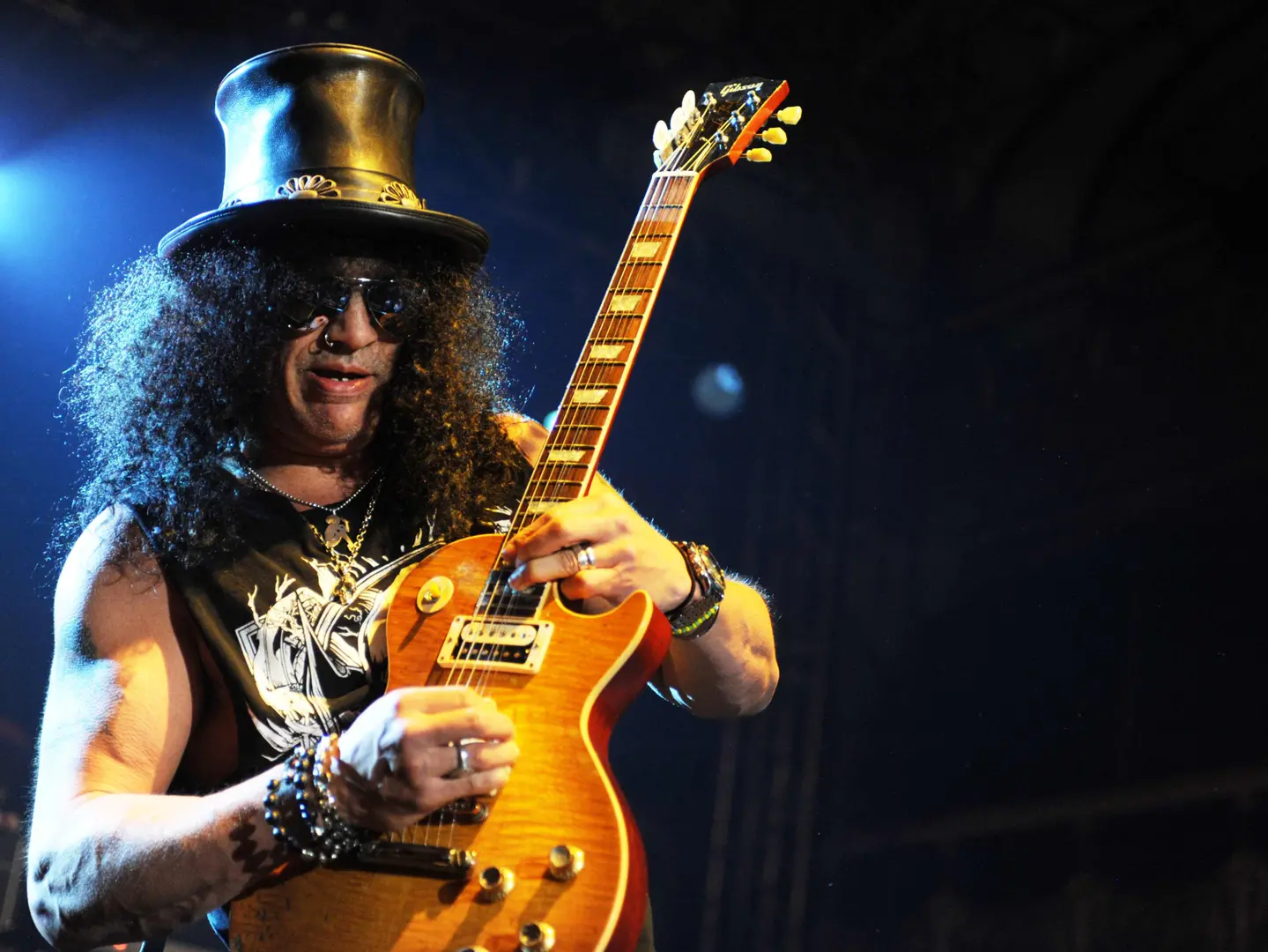 Imagem da notícia Bilheteria Digital é multada em R$ 755 mil por taxas abusivas em ingressos de show do Guns N' Roses