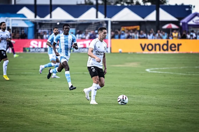 Londrina e Ceará, pela Série B.