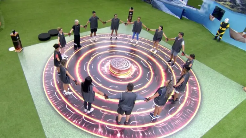 Participantes do BBB 26 em uma dinâmica chamada Círculo de Fogo.