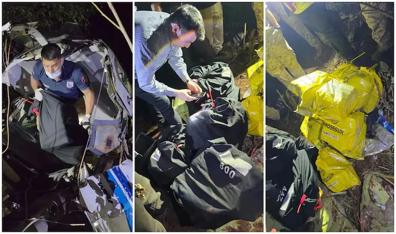 Equipes de resgate e autoridades inspecionam destroços de um avião de pequeno porte e diversos malotes com R$ 15 milhões espalhados pelo chão durante a noite devido a queda. A cena mostra sacos pretos e amarelos da Prosegur sendo periciados em meio à vegetação e partes da fuselagem da aeronave acidentada.