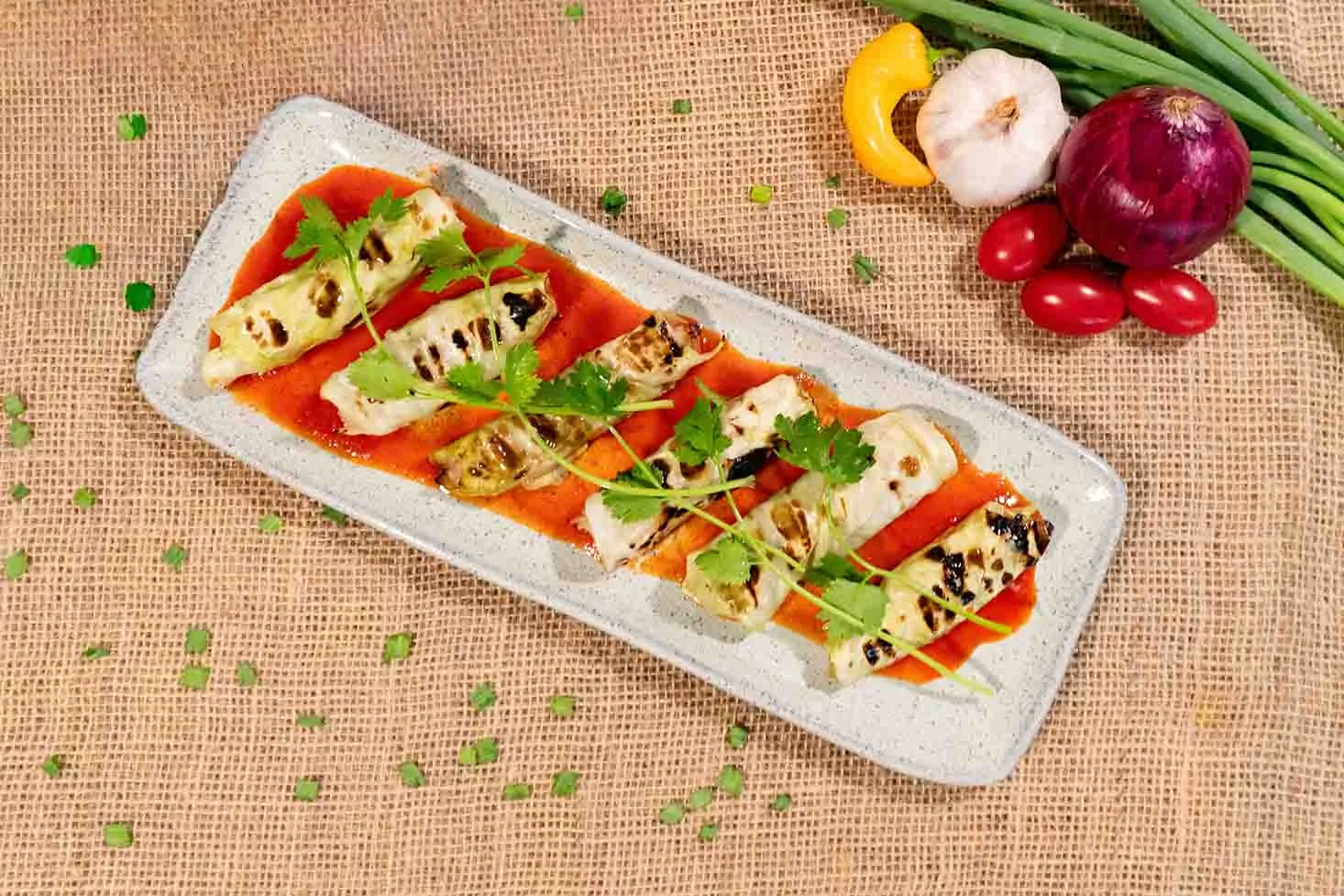O Mar de Rosas preparou charutos de repolho recheado com peixe temperado e legumes.
