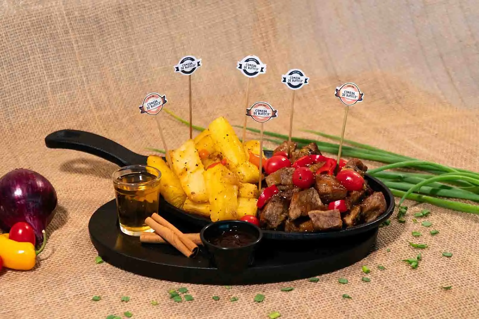 Cupim na manteiga da terra com alho-poró e ervas.