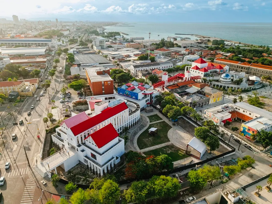 Há 27 anos, Dragão do Mar funciona como impulsionador da Praia de Iracema.